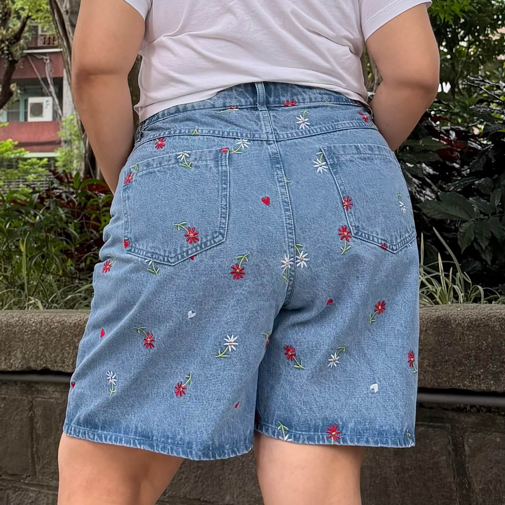 Meadow Denim Shorts - Light Wash